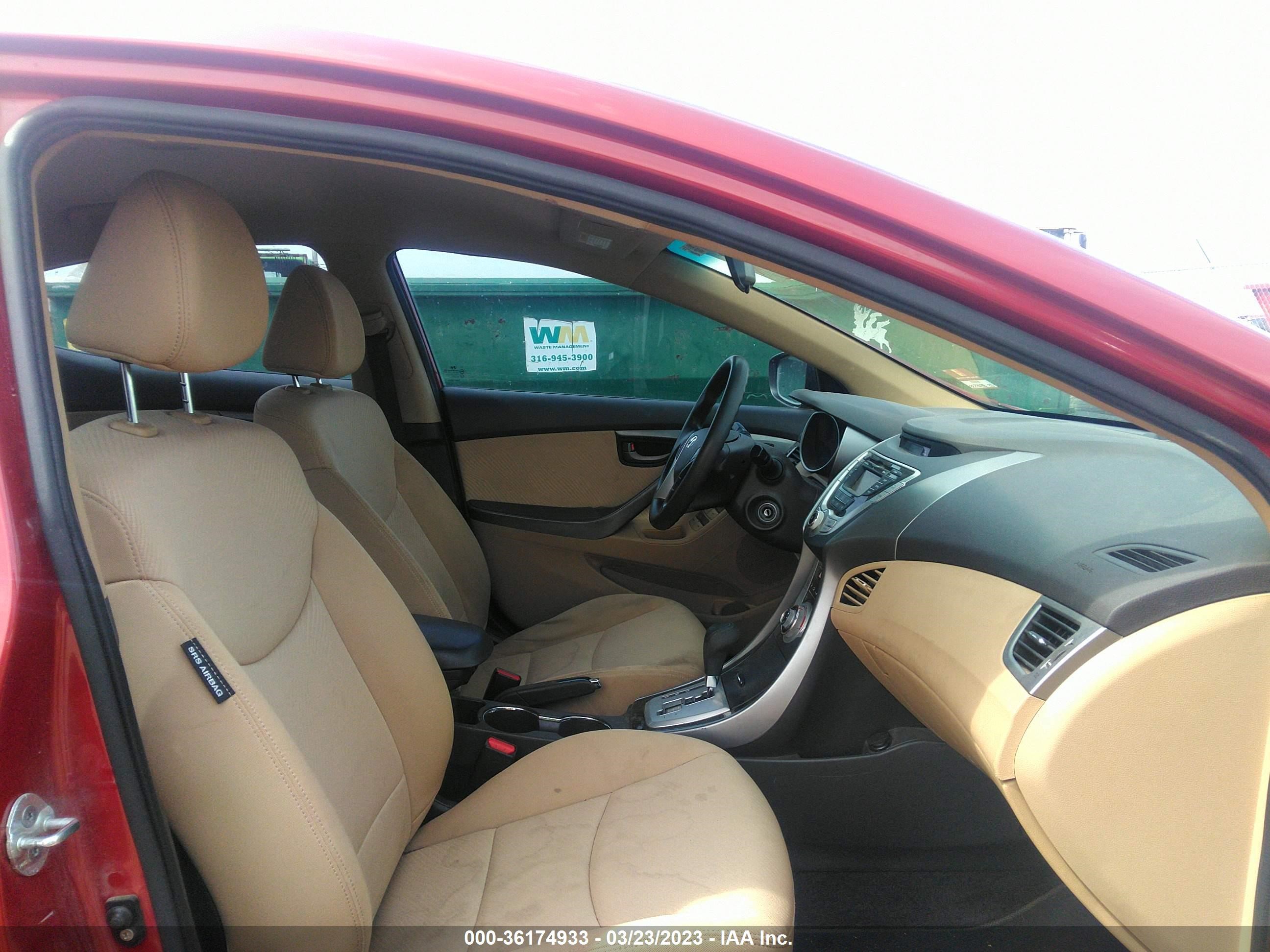 Photo 4 VIN: KMHDH4AE2BU116223 - HYUNDAI ELANTRA 