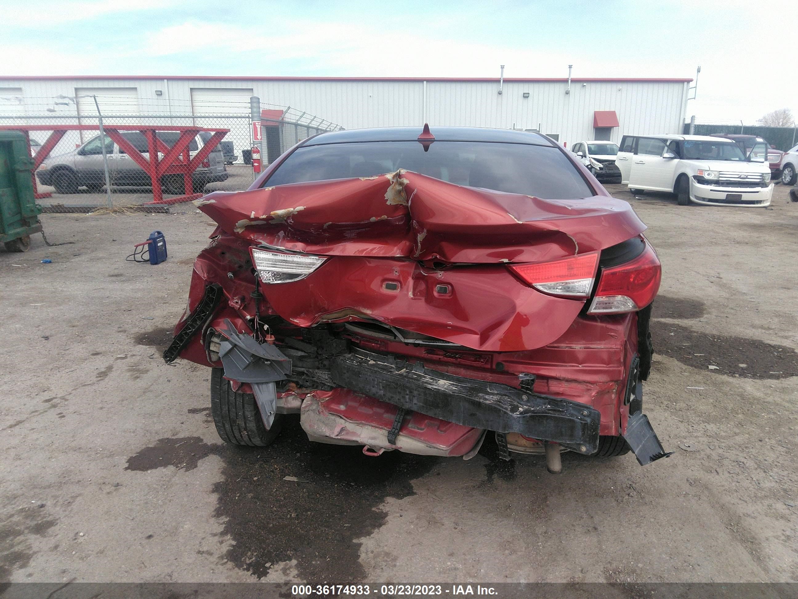 Photo 5 VIN: KMHDH4AE2BU116223 - HYUNDAI ELANTRA 