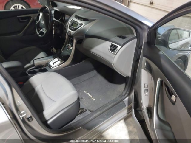 Photo 4 VIN: KMHDH4AE2CU230790 - HYUNDAI ELANTRA 