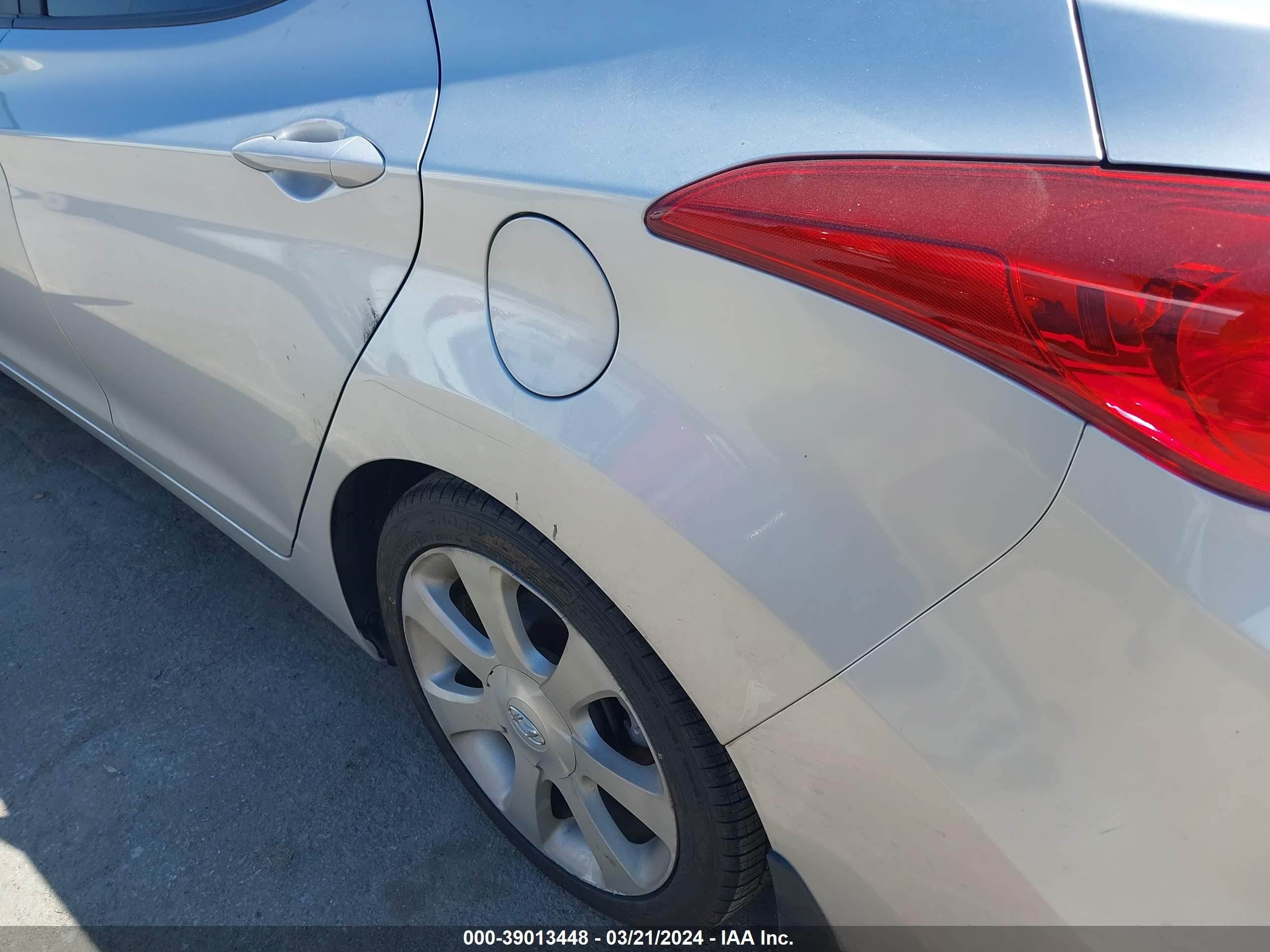 Photo 11 VIN: KMHDH4AE2CU258721 - HYUNDAI ELANTRA 