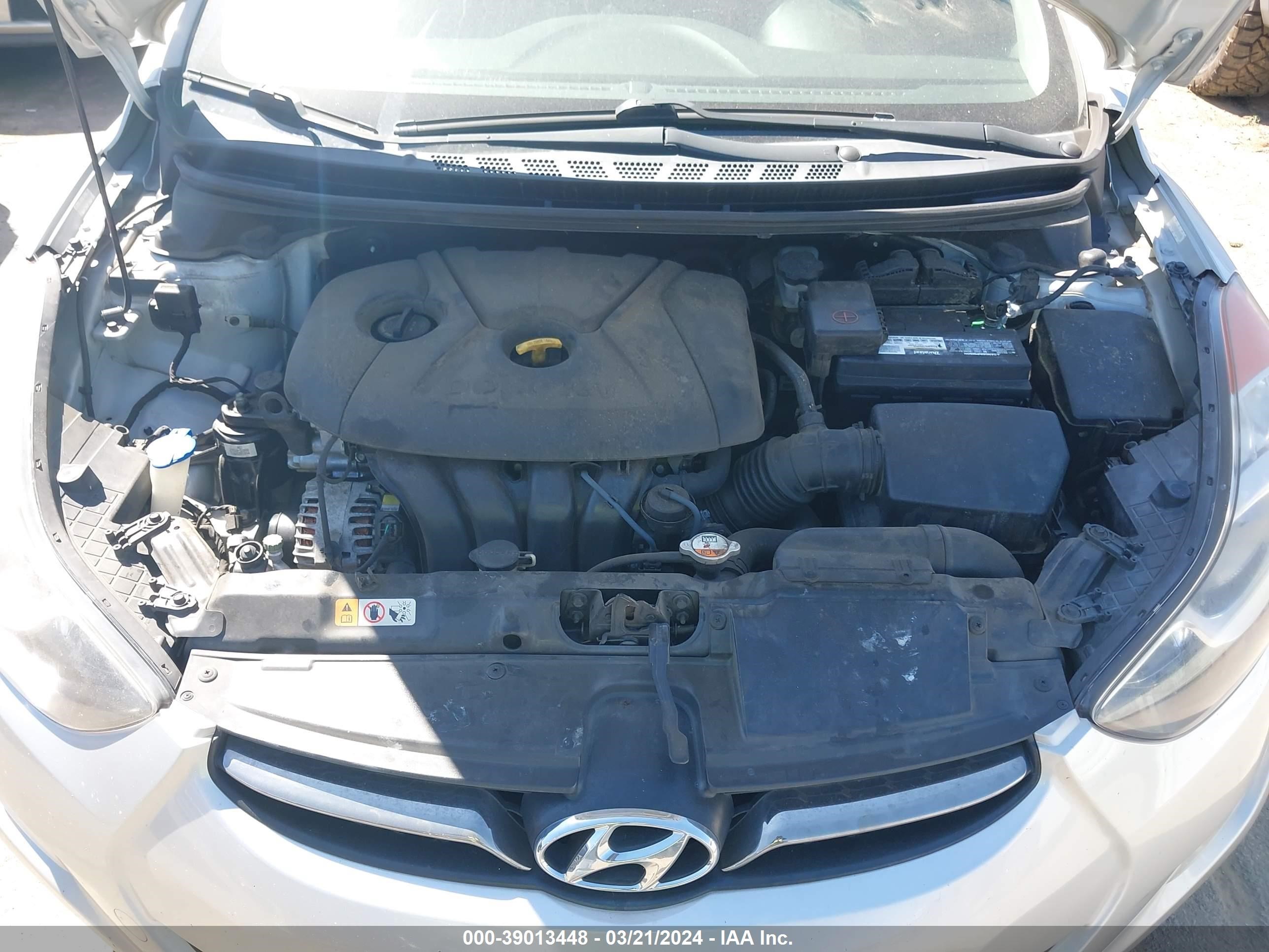 Photo 9 VIN: KMHDH4AE2CU258721 - HYUNDAI ELANTRA 