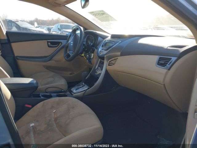 Photo 4 VIN: KMHDH4AE2CU291511 - HYUNDAI ELANTRA 