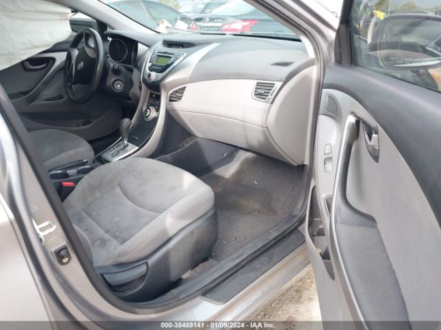 Photo 4 VIN: KMHDH4AE2CU398316 - HYUNDAI ELANTRA 