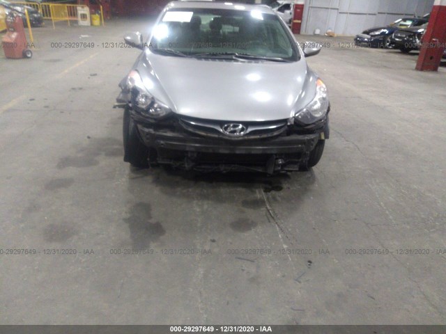 Photo 5 VIN: KMHDH4AE2CU429970 - HYUNDAI ELANTRA 