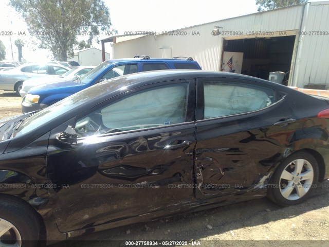 Photo 5 VIN: KMHDH4AE2DU002810 - HYUNDAI ELANTRA 