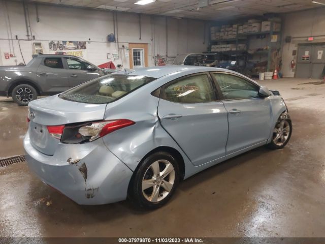 Photo 3 VIN: KMHDH4AE2DU535613 - HYUNDAI ELANTRA 