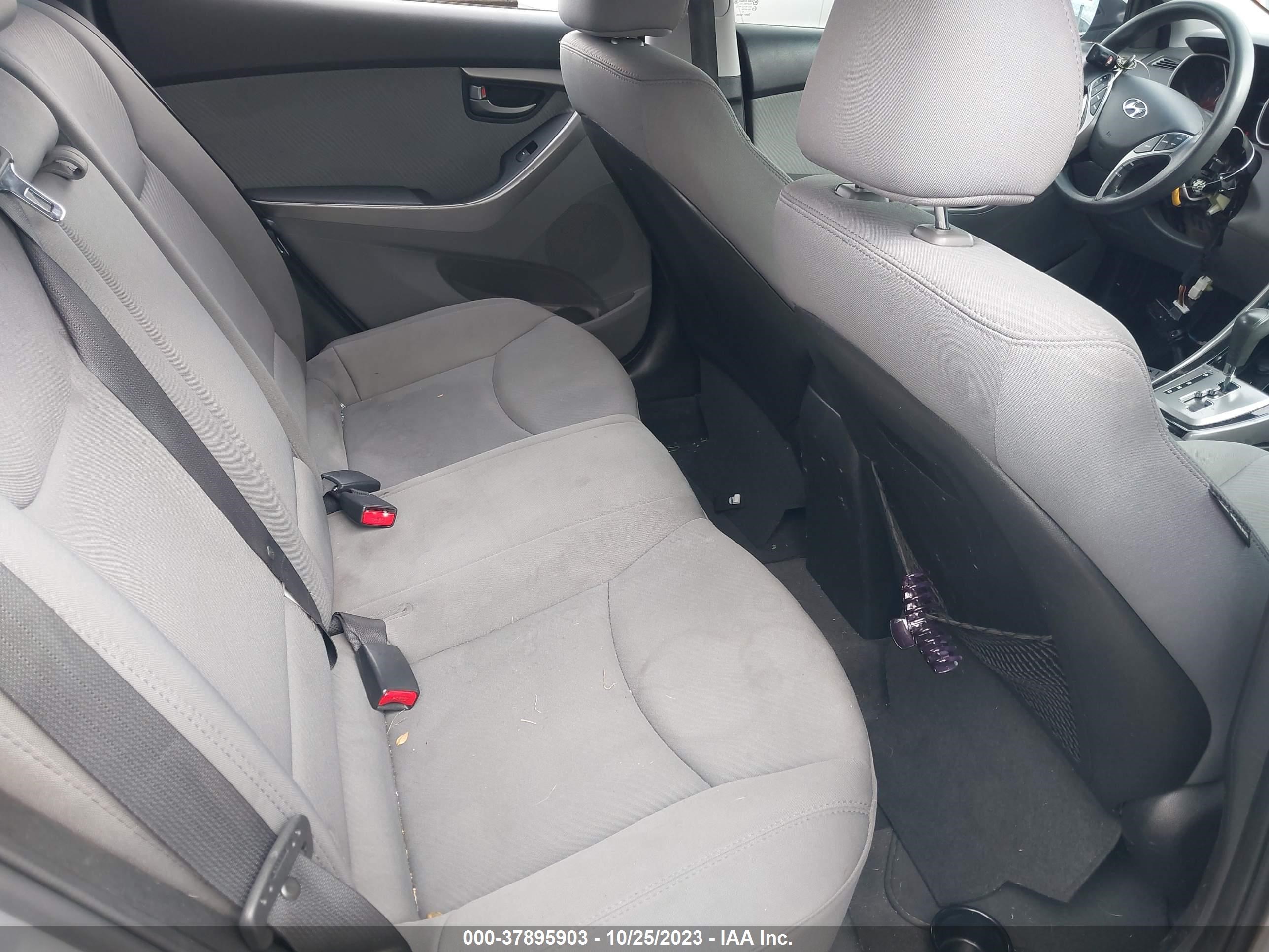 Photo 7 VIN: KMHDH4AE2DU570751 - HYUNDAI ELANTRA 