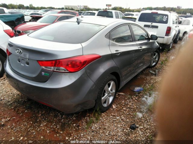 Photo 3 VIN: KMHDH4AE2DU632925 - HYUNDAI ELANTRA 