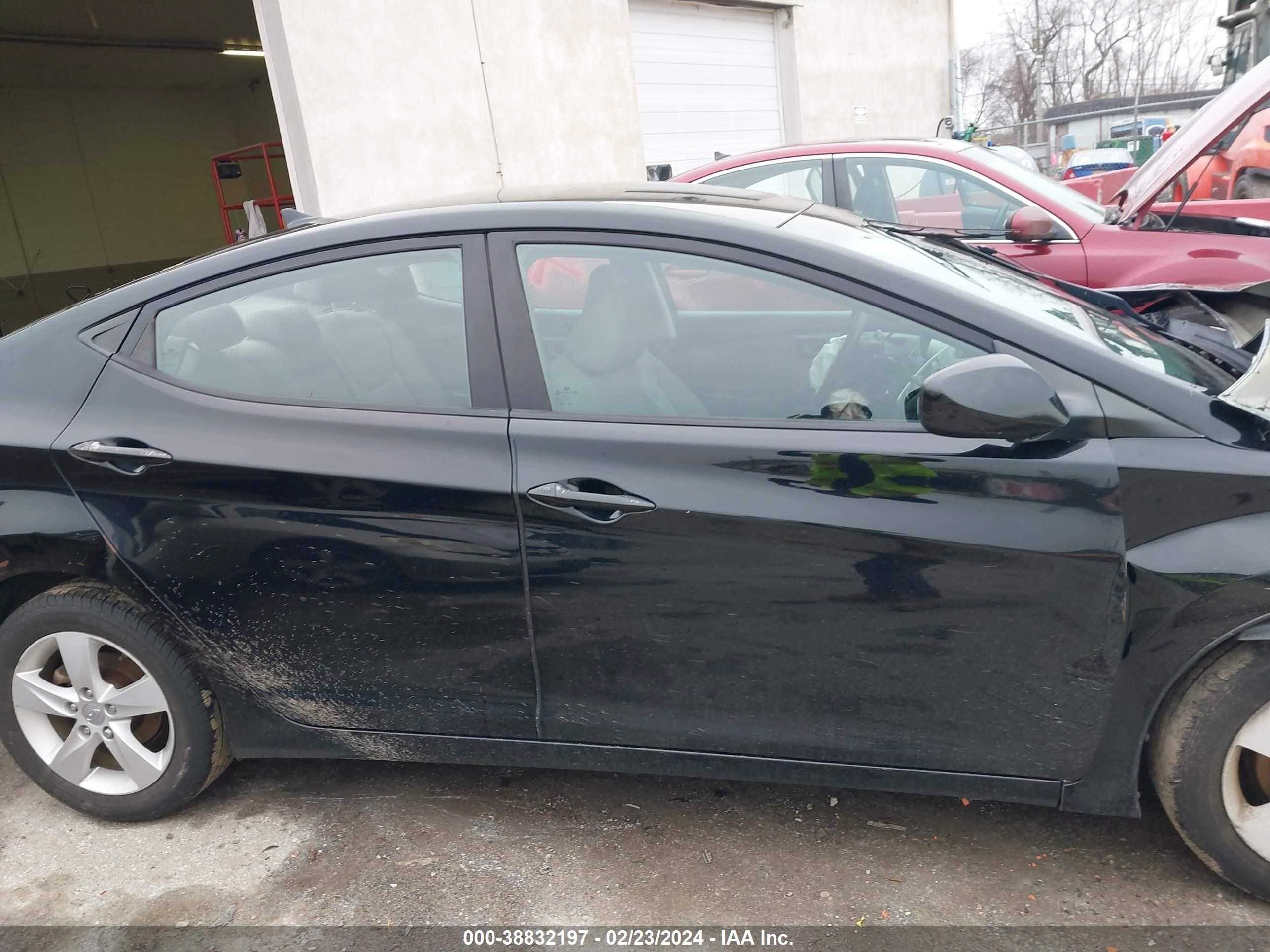 Photo 13 VIN: KMHDH4AE2DU656321 - HYUNDAI ELANTRA 