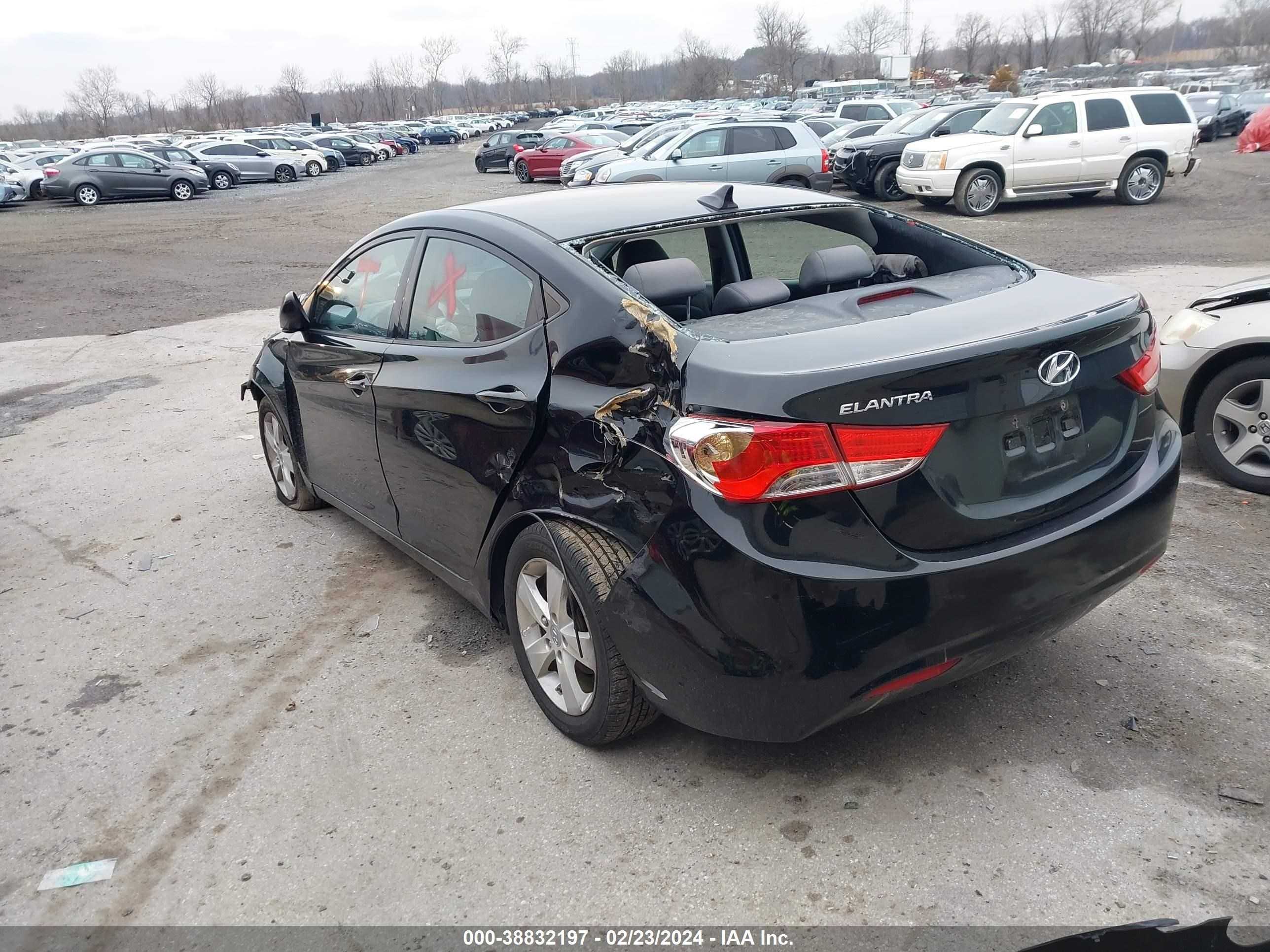 Photo 2 VIN: KMHDH4AE2DU656321 - HYUNDAI ELANTRA 