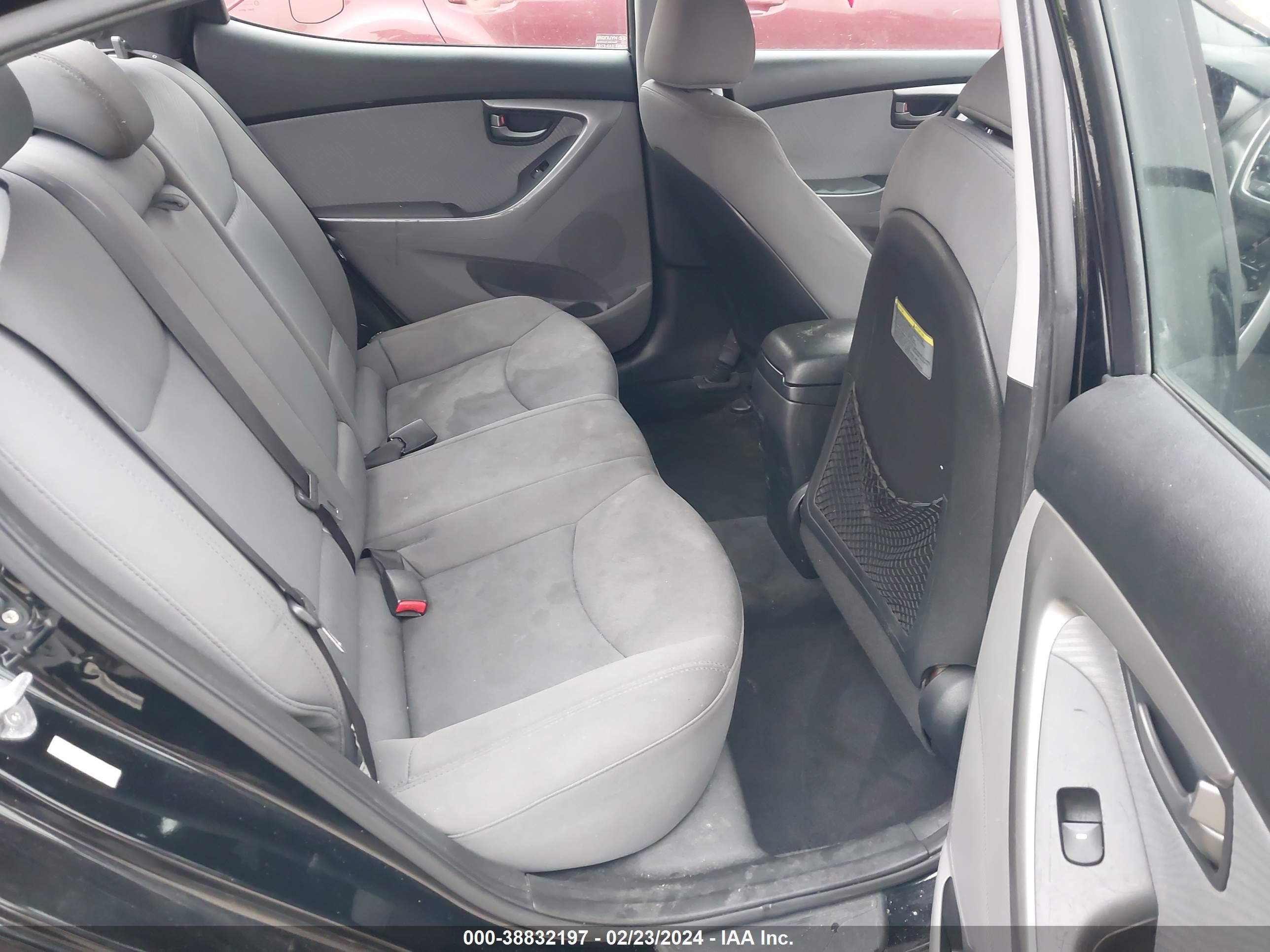 Photo 7 VIN: KMHDH4AE2DU656321 - HYUNDAI ELANTRA 