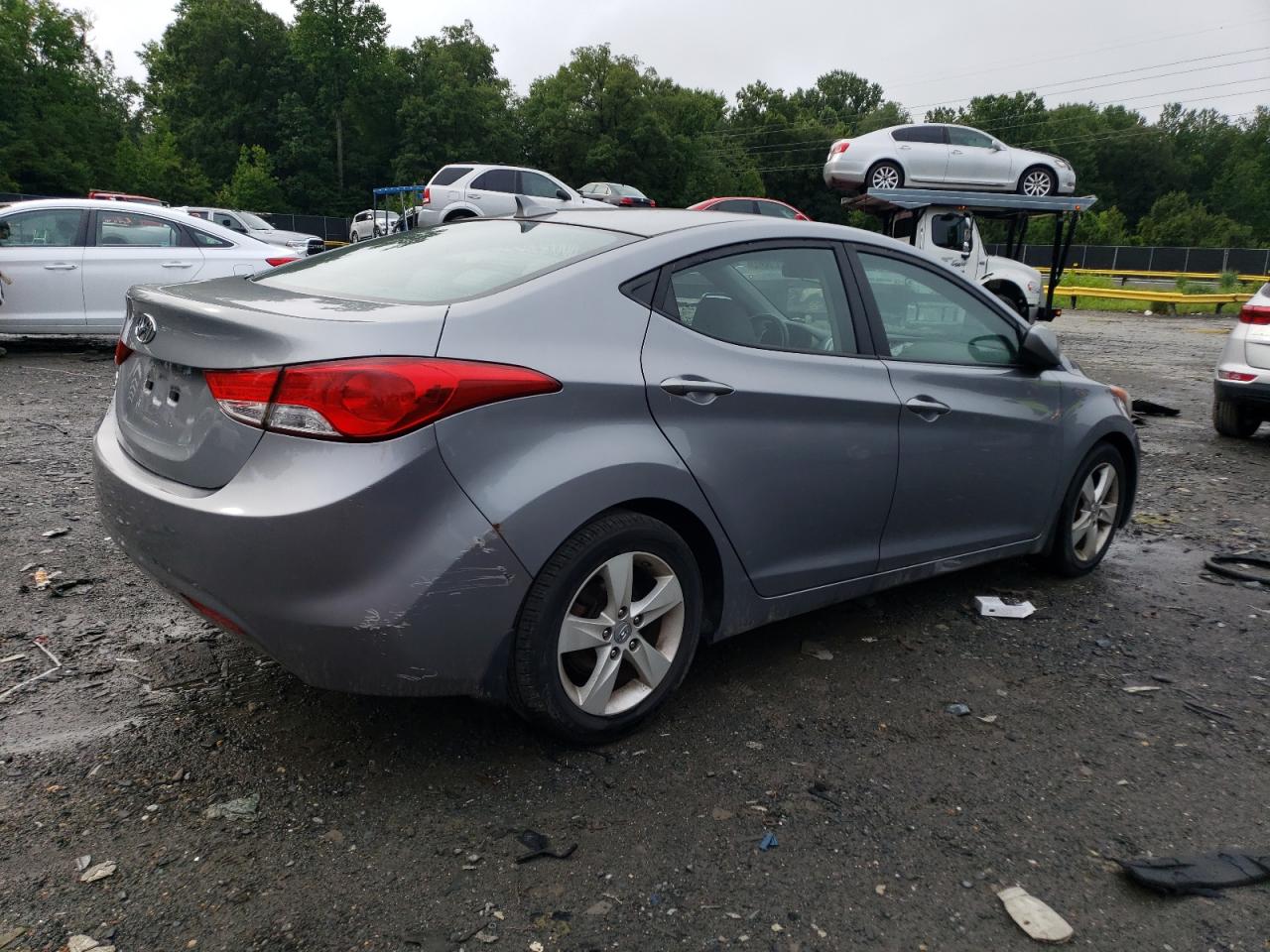 Photo 2 VIN: KMHDH4AE2DU775860 - HYUNDAI ELANTRA 