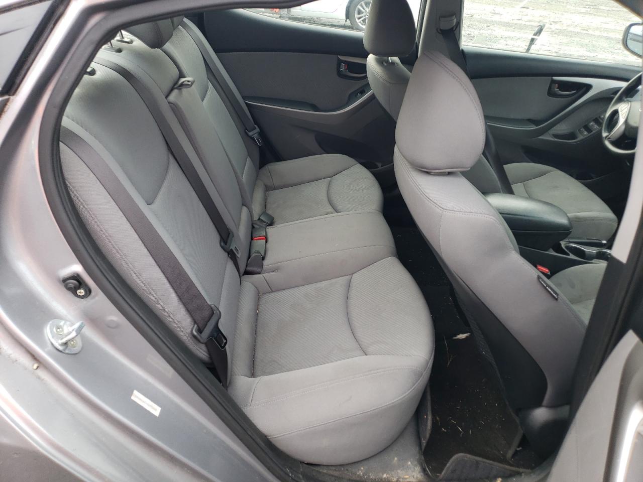 Photo 9 VIN: KMHDH4AE2DU775860 - HYUNDAI ELANTRA 