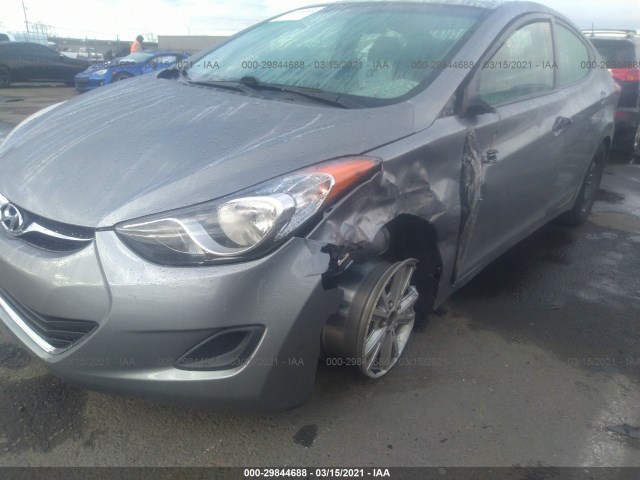 Photo 5 VIN: KMHDH4AE2DU811417 - HYUNDAI ELANTRA 