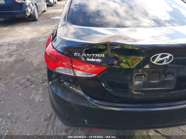 Photo 5 VIN: KMHDH4AE2DU823485 - HYUNDAI ELANTRA 