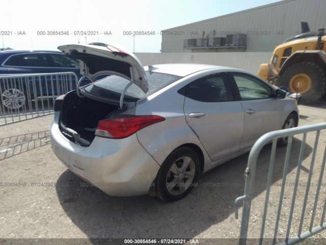 Photo 3 VIN: KMHDH4AE2DU889728 - HYUNDAI ELANTRA 