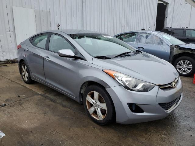 Photo 3 VIN: KMHDH4AE2DU926969 - HYUNDAI ELANTRA 