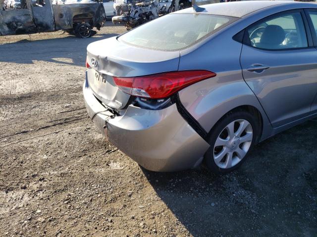 Photo 8 VIN: KMHDH4AE2DU972544 - HYUNDAI ELANTRA 