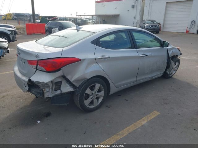 Photo 3 VIN: KMHDH4AE2DU992566 - HYUNDAI ELANTRA 