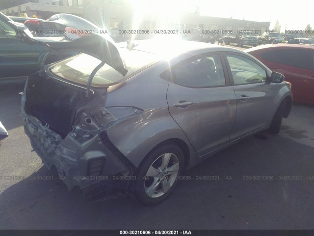 Photo 3 VIN: KMHDH4AE2DU999386 - HYUNDAI ELANTRA 