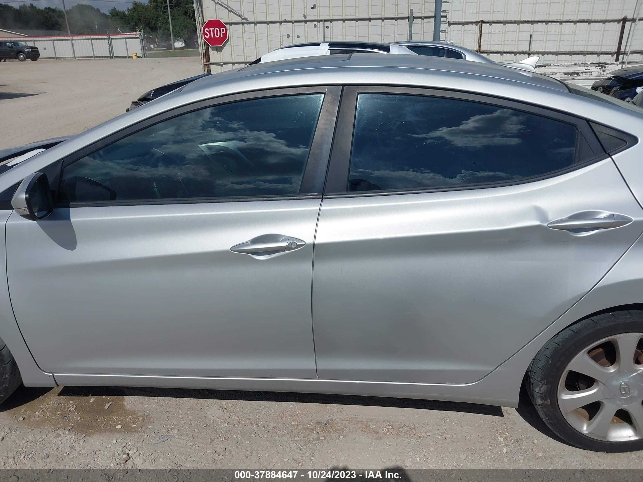 Photo 13 VIN: KMHDH4AE2DU999694 - HYUNDAI ELANTRA 