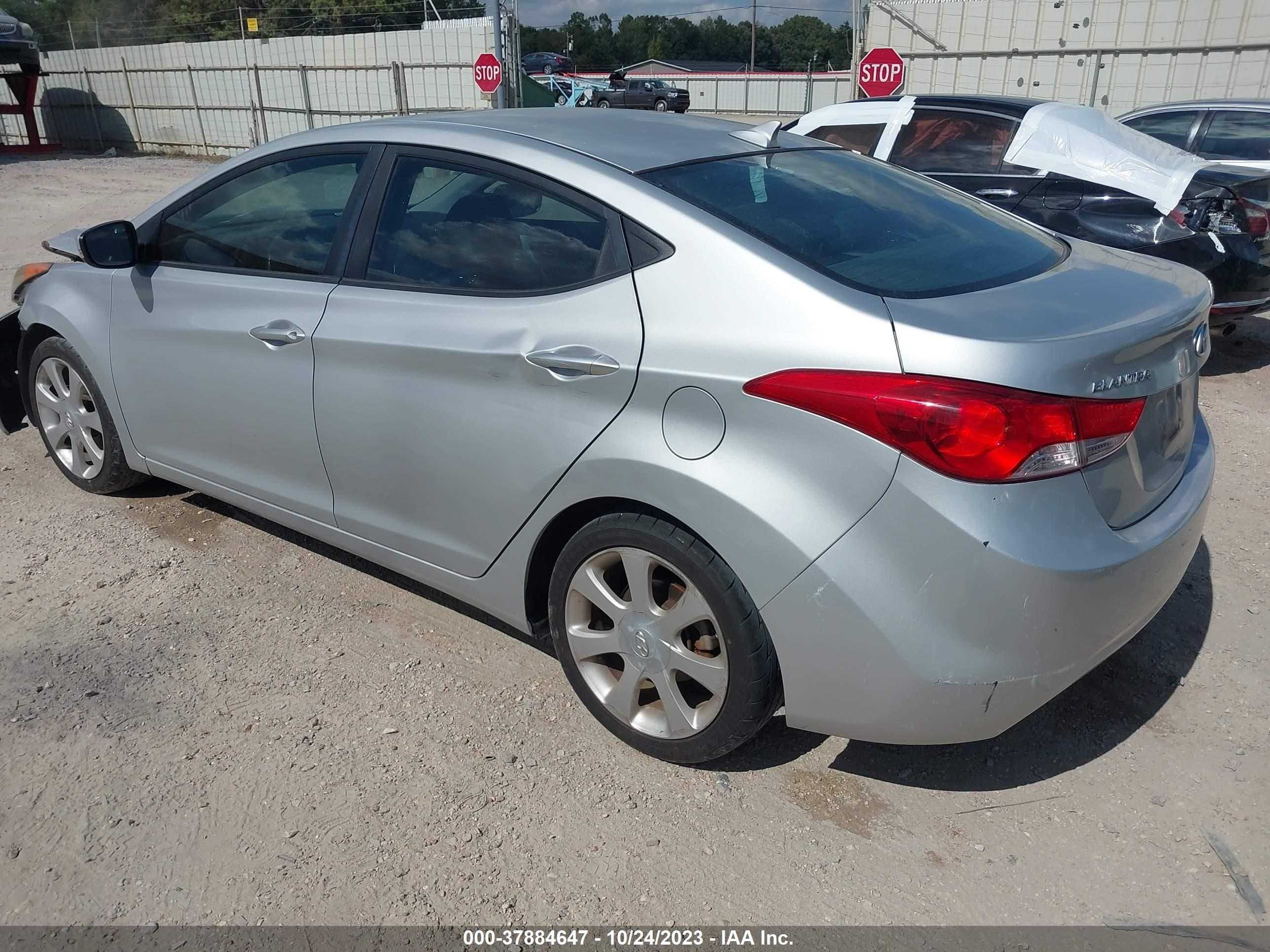 Photo 2 VIN: KMHDH4AE2DU999694 - HYUNDAI ELANTRA 