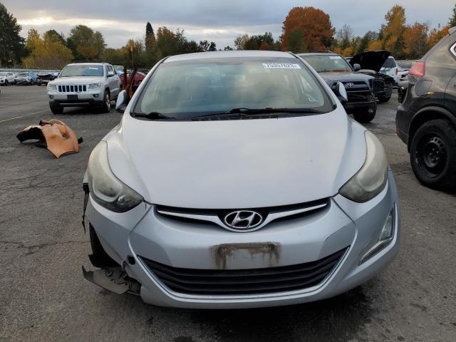 Photo 4 VIN: KMHDH4AE2FU225173 - HYUNDAI ELANTRA 