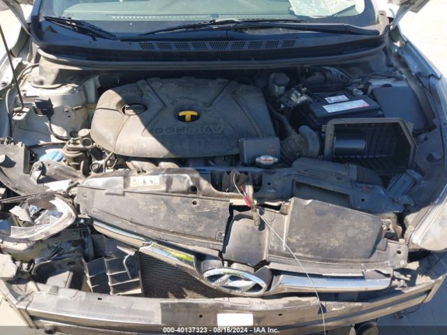 Photo 9 VIN: KMHDH4AE2FU323216 - HYUNDAI ELANTRA 