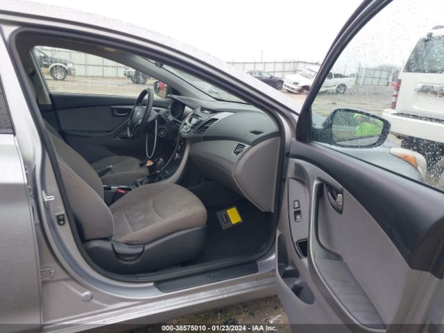 Photo 4 VIN: KMHDH4AE2FU353574 - HYUNDAI ELANTRA 