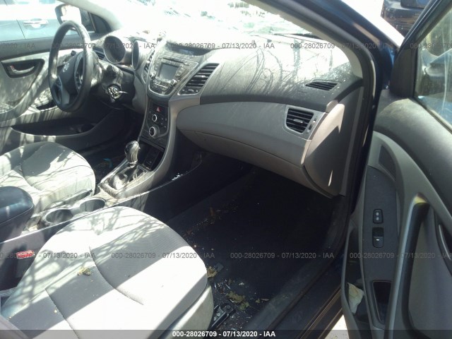 Photo 4 VIN: KMHDH4AE2FU419959 - HYUNDAI ELANTRA 