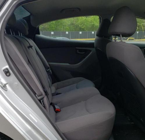 Photo 5 VIN: KMHDH4AE2GU479130 - HYUNDAI ELANTRA SE 