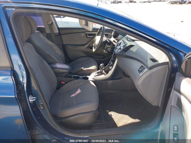 Photo 4 VIN: KMHDH4AE2GU482920 - HYUNDAI ELANTRA 