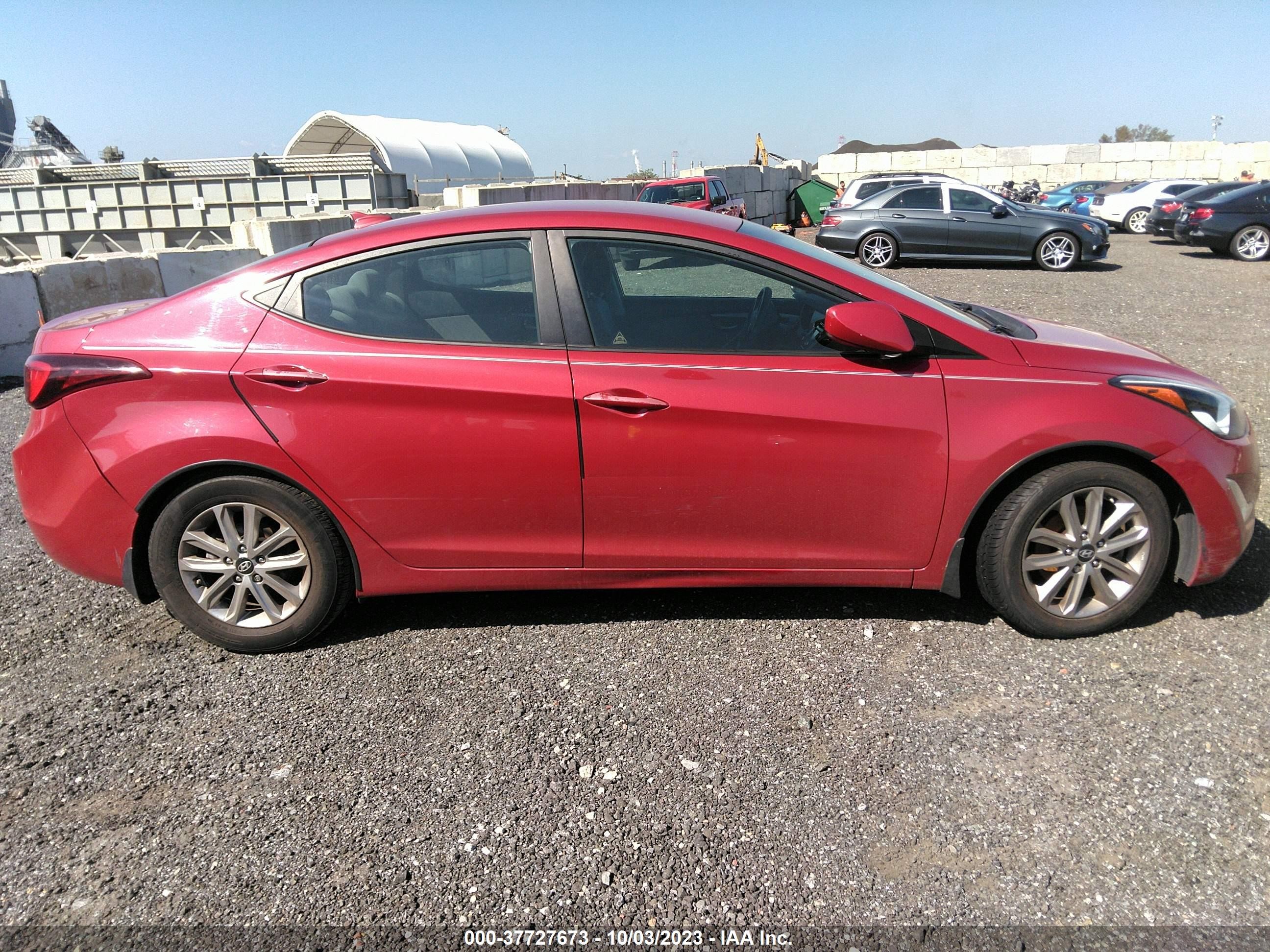 Photo 11 VIN: KMHDH4AE2GU527998 - HYUNDAI ELANTRA 