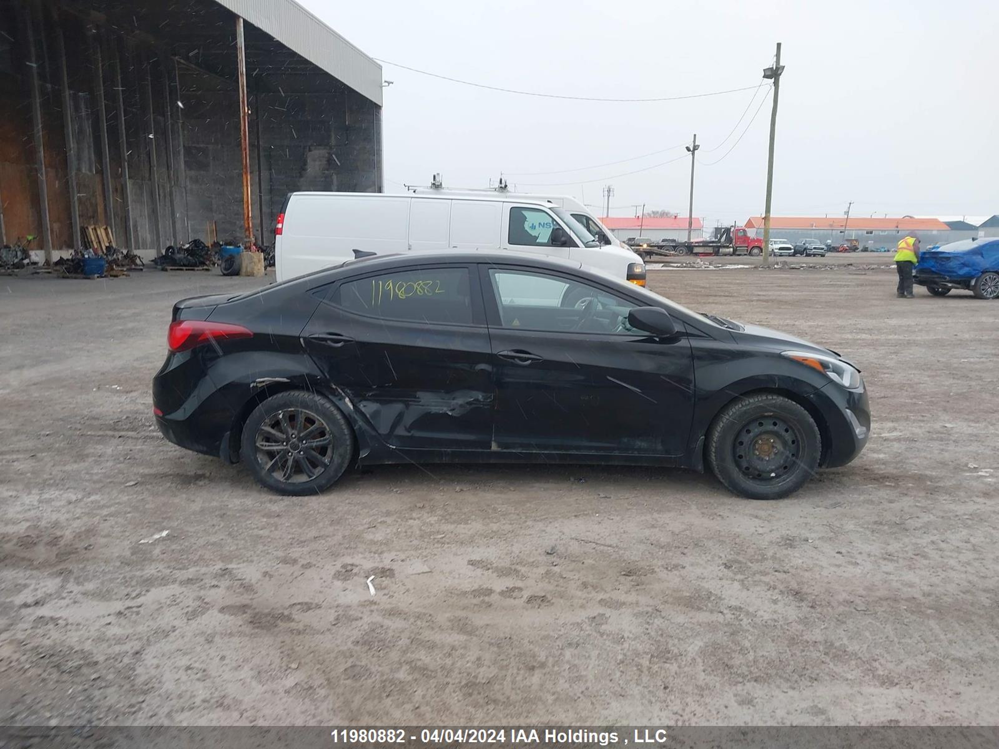 Photo 12 VIN: KMHDH4AE2GU569166 - HYUNDAI ELANTRA 