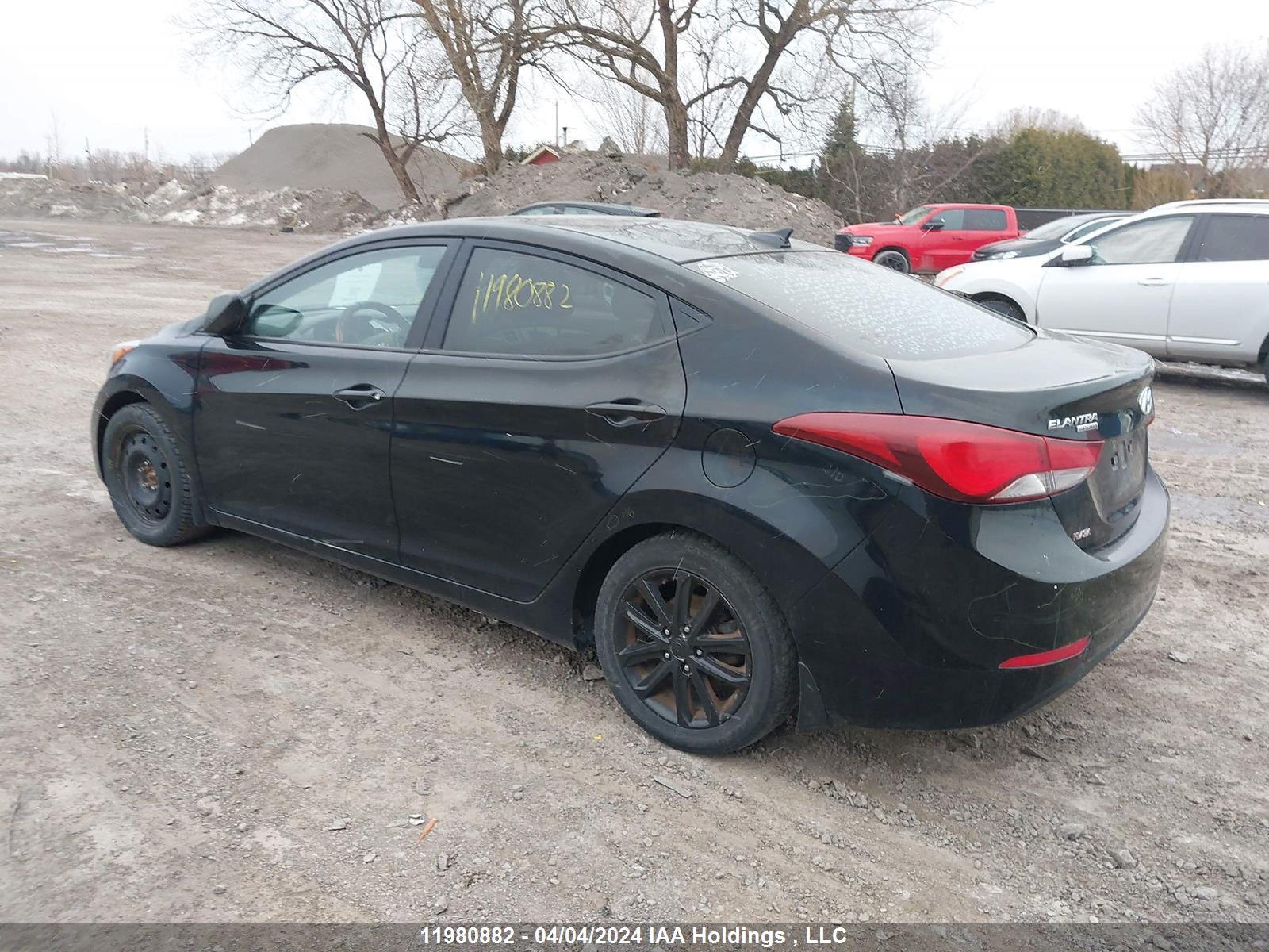 Photo 2 VIN: KMHDH4AE2GU569166 - HYUNDAI ELANTRA 