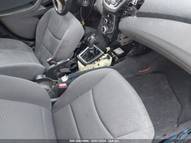 Photo 5 VIN: KMHDH4AE2GU569913 - HYUNDAI ELANTRA 