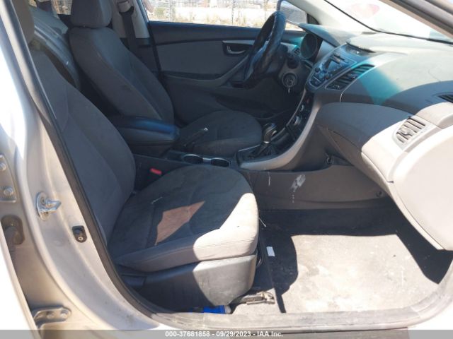 Photo 4 VIN: KMHDH4AE2GU575646 - HYUNDAI ELANTRA 