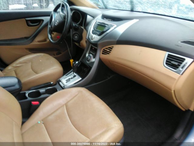 Photo 4 VIN: KMHDH4AE3BU100144 - HYUNDAI ELANTRA 