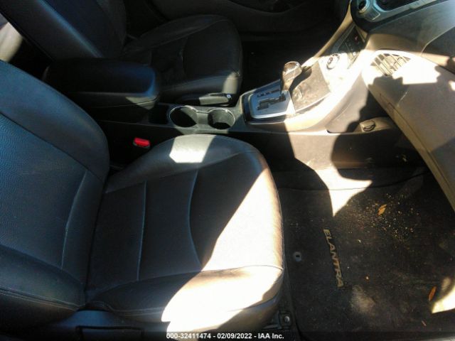 Photo 4 VIN: KMHDH4AE3BU106039 - HYUNDAI ELANTRA 