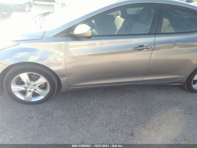 Photo 5 VIN: KMHDH4AE3BU109569 - HYUNDAI ELANTRA 