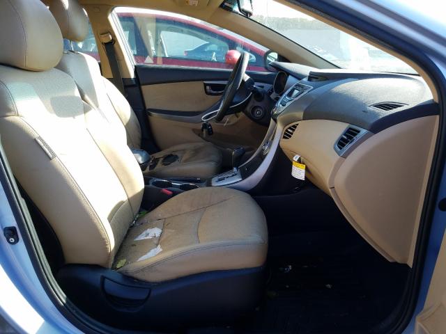 Photo 4 VIN: KMHDH4AE3BU160473 - HYUNDAI ELANTRA 