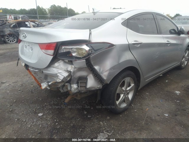 Photo 3 VIN: KMHDH4AE3CU309675 - HYUNDAI ELANTRA 