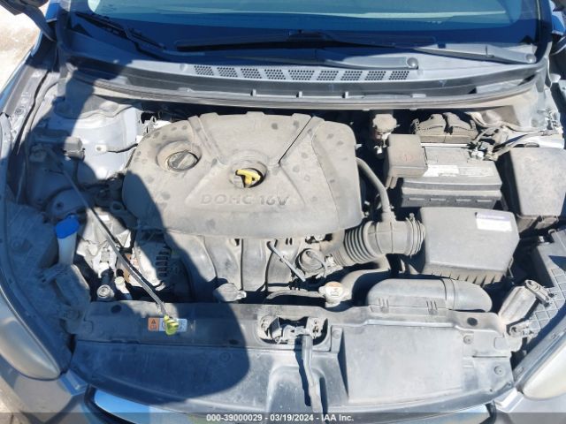 Photo 9 VIN: KMHDH4AE3CU368743 - HYUNDAI ELANTRA 