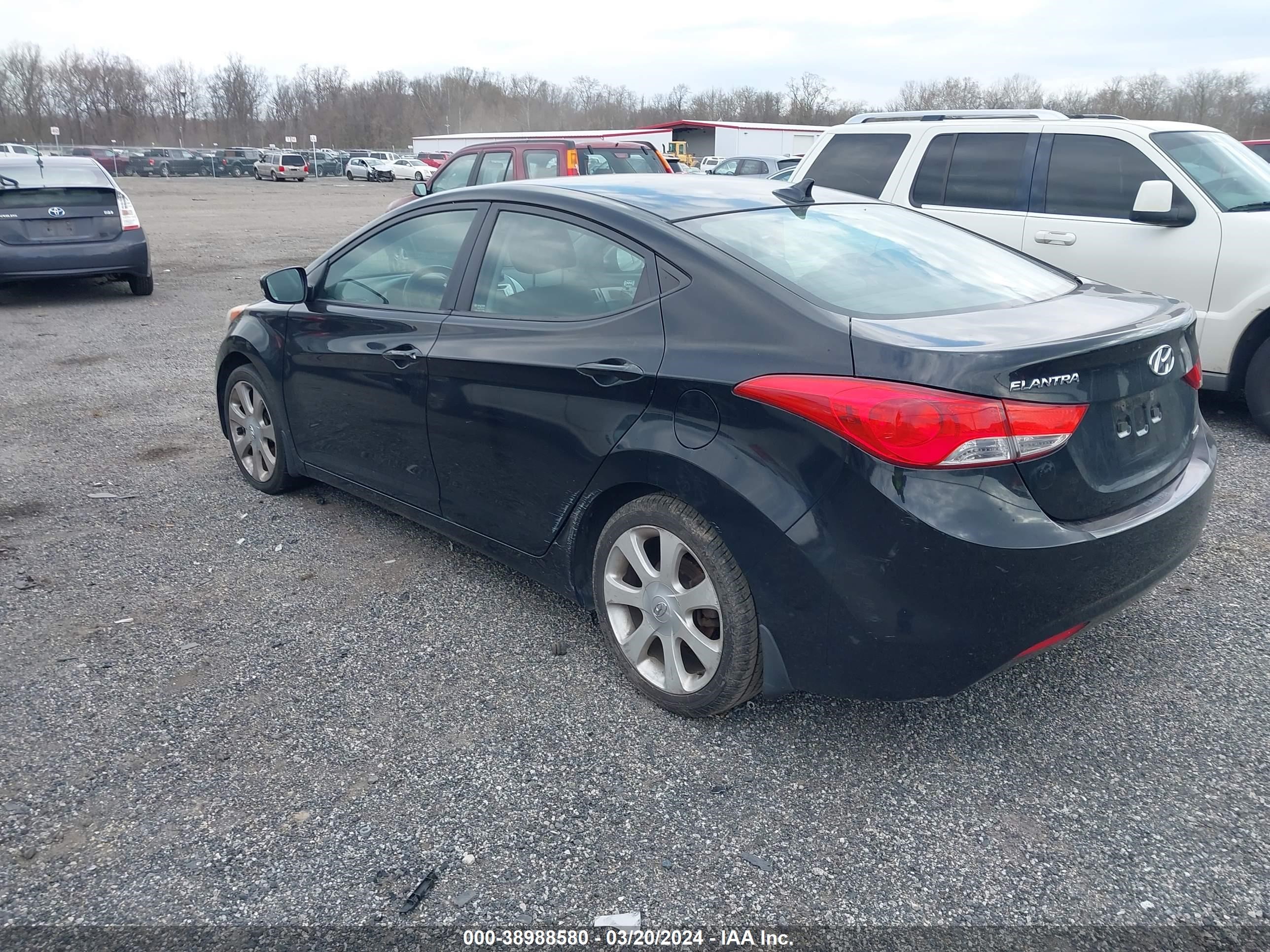 Photo 2 VIN: KMHDH4AE3CU370282 - HYUNDAI ELANTRA 