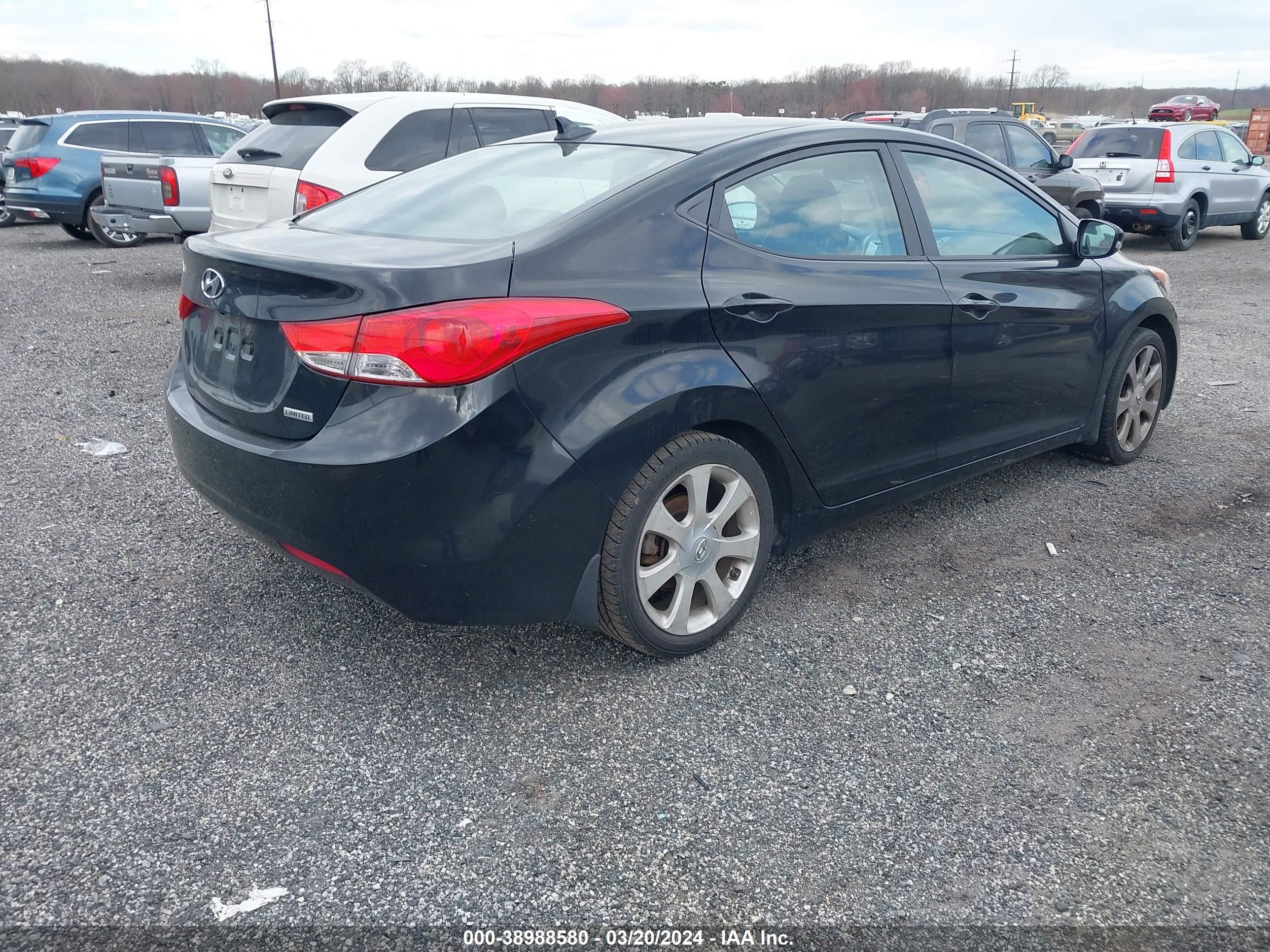 Photo 3 VIN: KMHDH4AE3CU370282 - HYUNDAI ELANTRA 