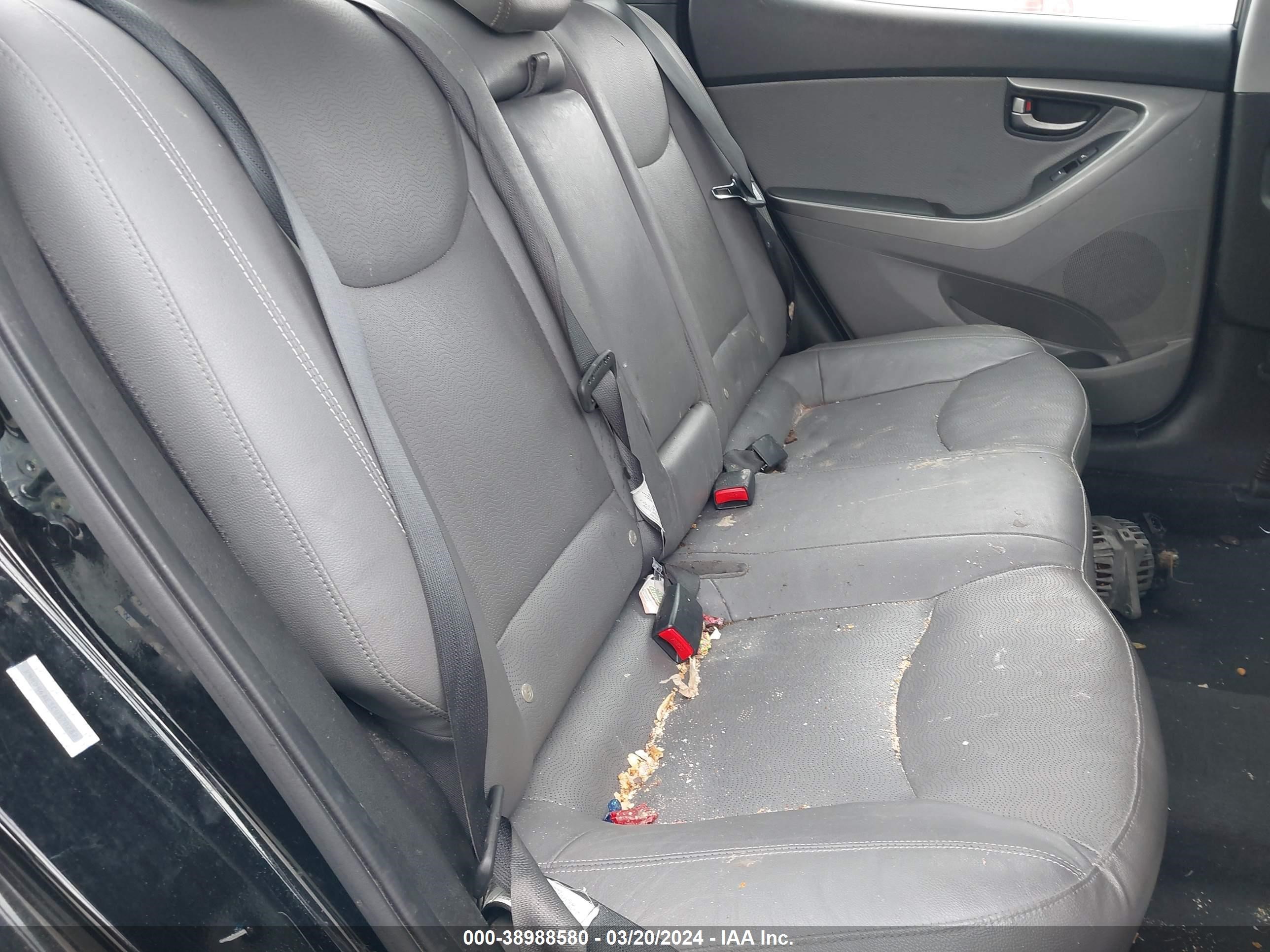 Photo 7 VIN: KMHDH4AE3CU370282 - HYUNDAI ELANTRA 