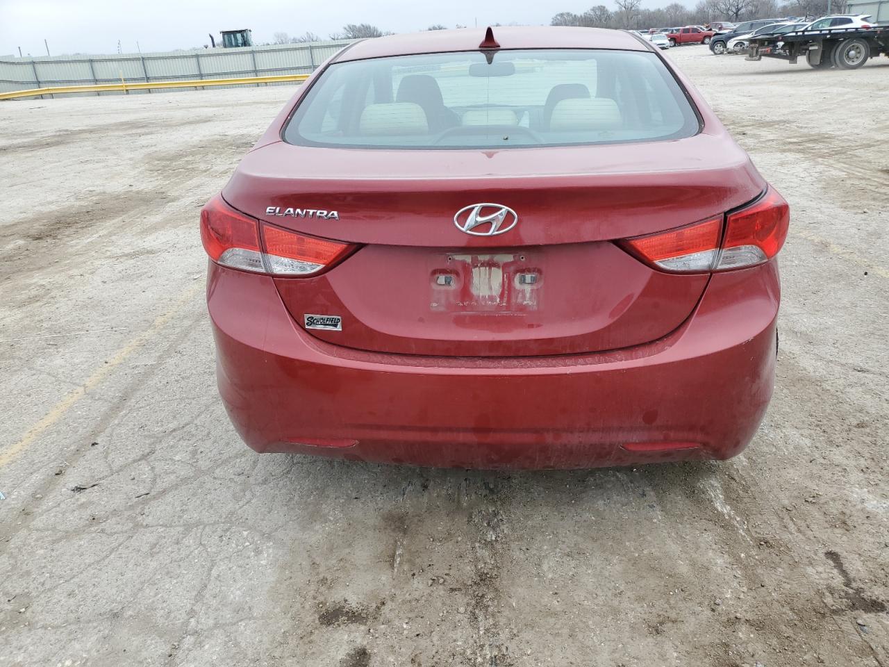 Photo 5 VIN: KMHDH4AE3CU463433 - HYUNDAI ELANTRA 