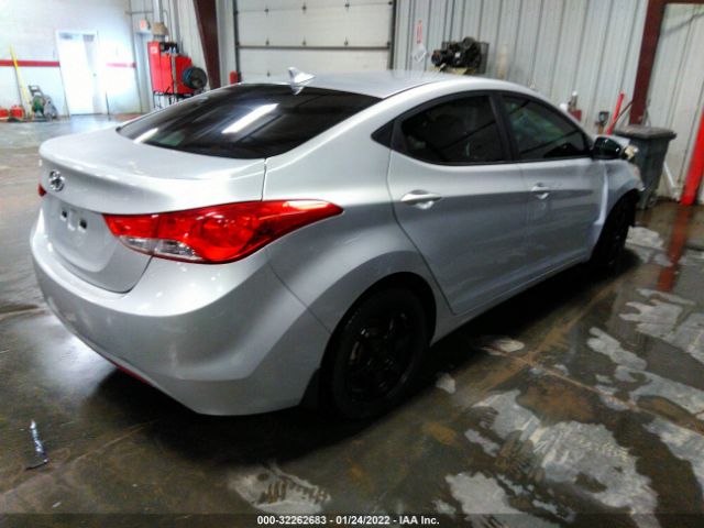 Photo 3 VIN: KMHDH4AE3CU467496 - HYUNDAI ELANTRA 