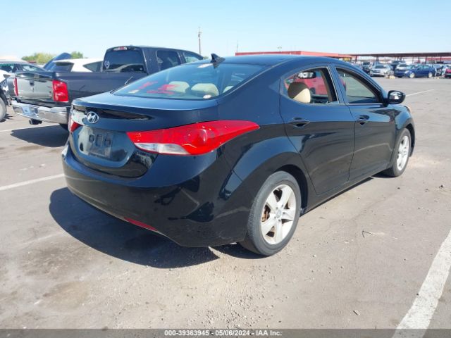 Photo 3 VIN: KMHDH4AE3DU533384 - HYUNDAI ELANTRA 