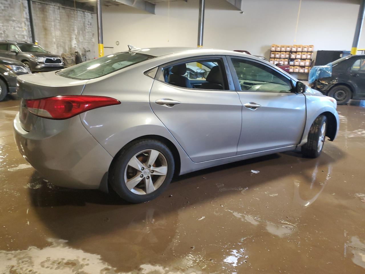 Photo 2 VIN: KMHDH4AE3DU561363 - HYUNDAI ELANTRA 